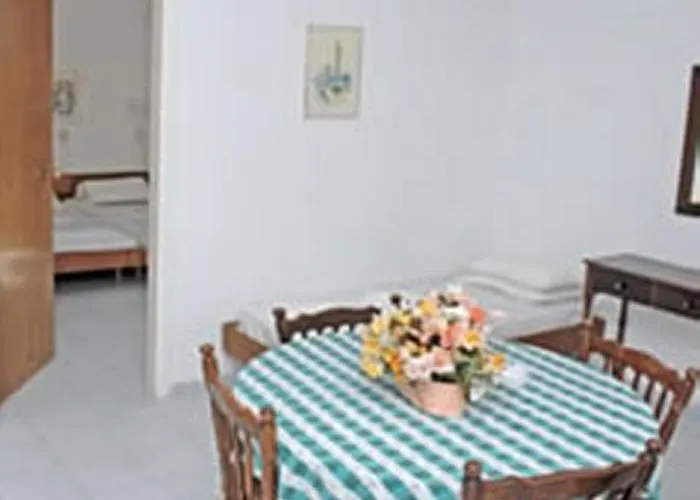 Smart Rhodes מלון